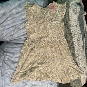 NWT yellow green white floral dress women’s size small Kirundo